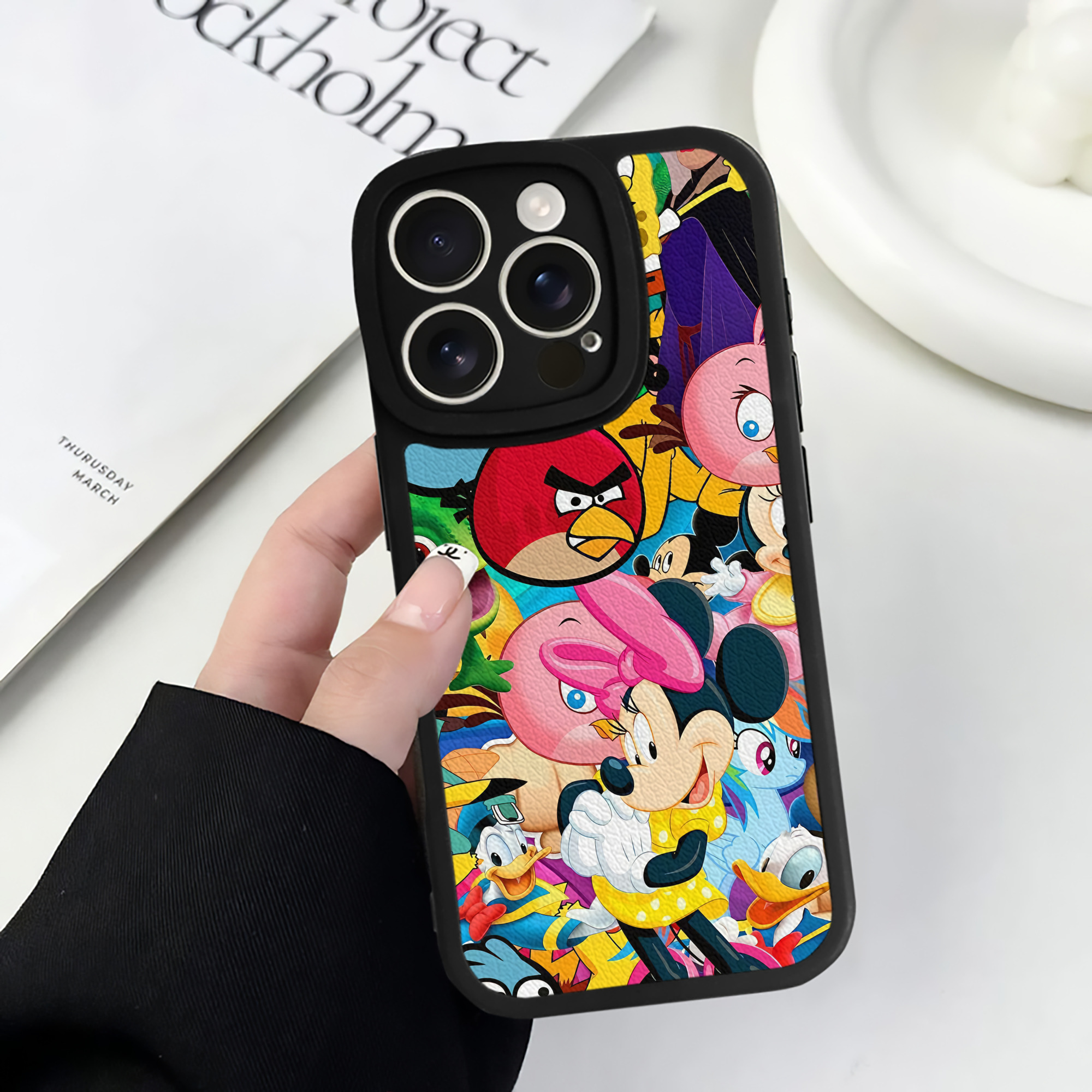 （画像用） Angry Birds アングリーバード 【iPhone 16シリーズ対応】シリコンスマホケース（レザー調） 材質：シリコン